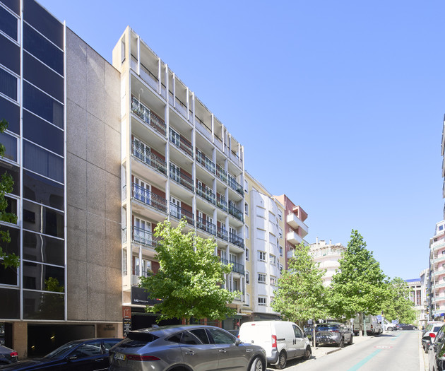 Room 1- Av. Barbosa du Bocage 52 3