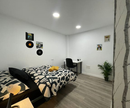 Private Room in CoLiving (Room Bilbao)