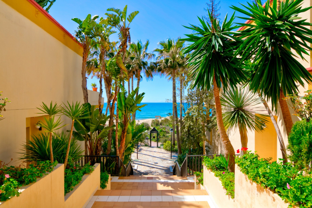 Romana Playa 805 Apartment by GHR Rentals
