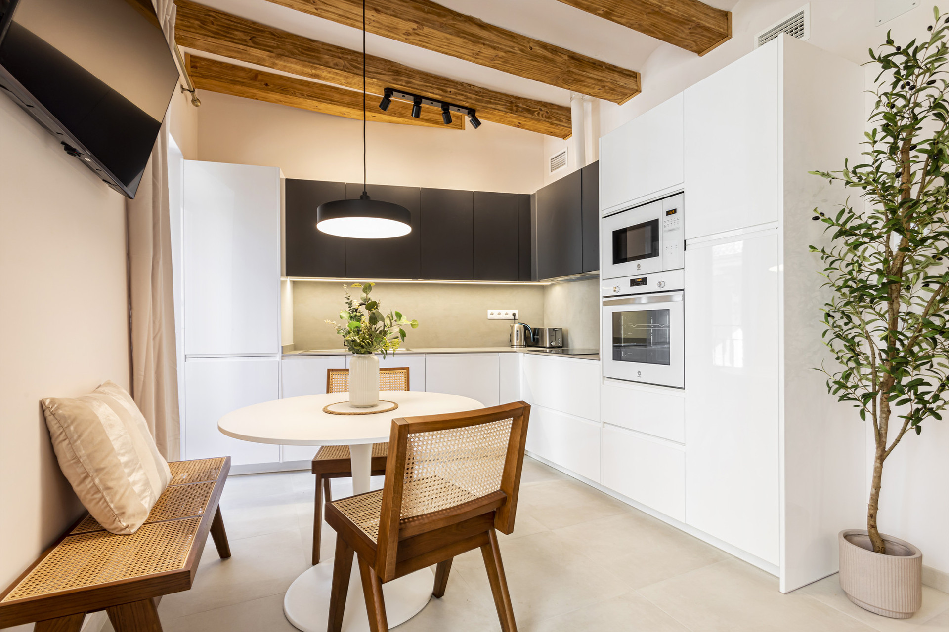 Fully equipped kitchen