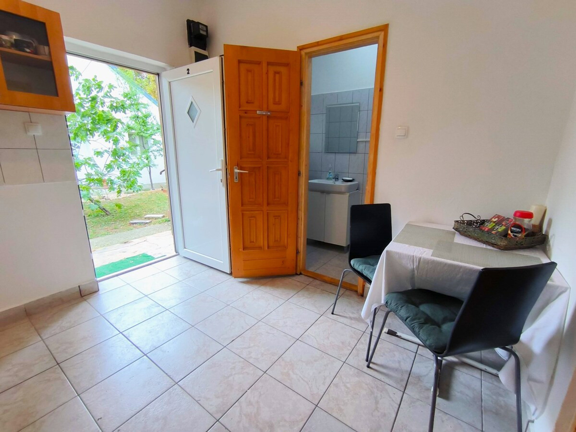 Dining area image 3