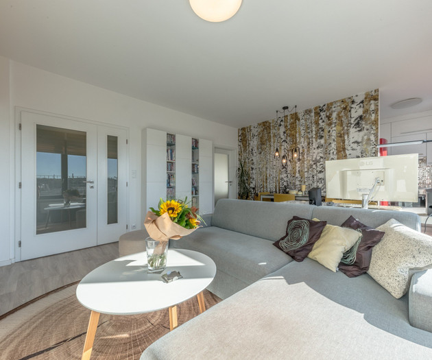 Cozy Apartment with Sunny Terrace & Parking