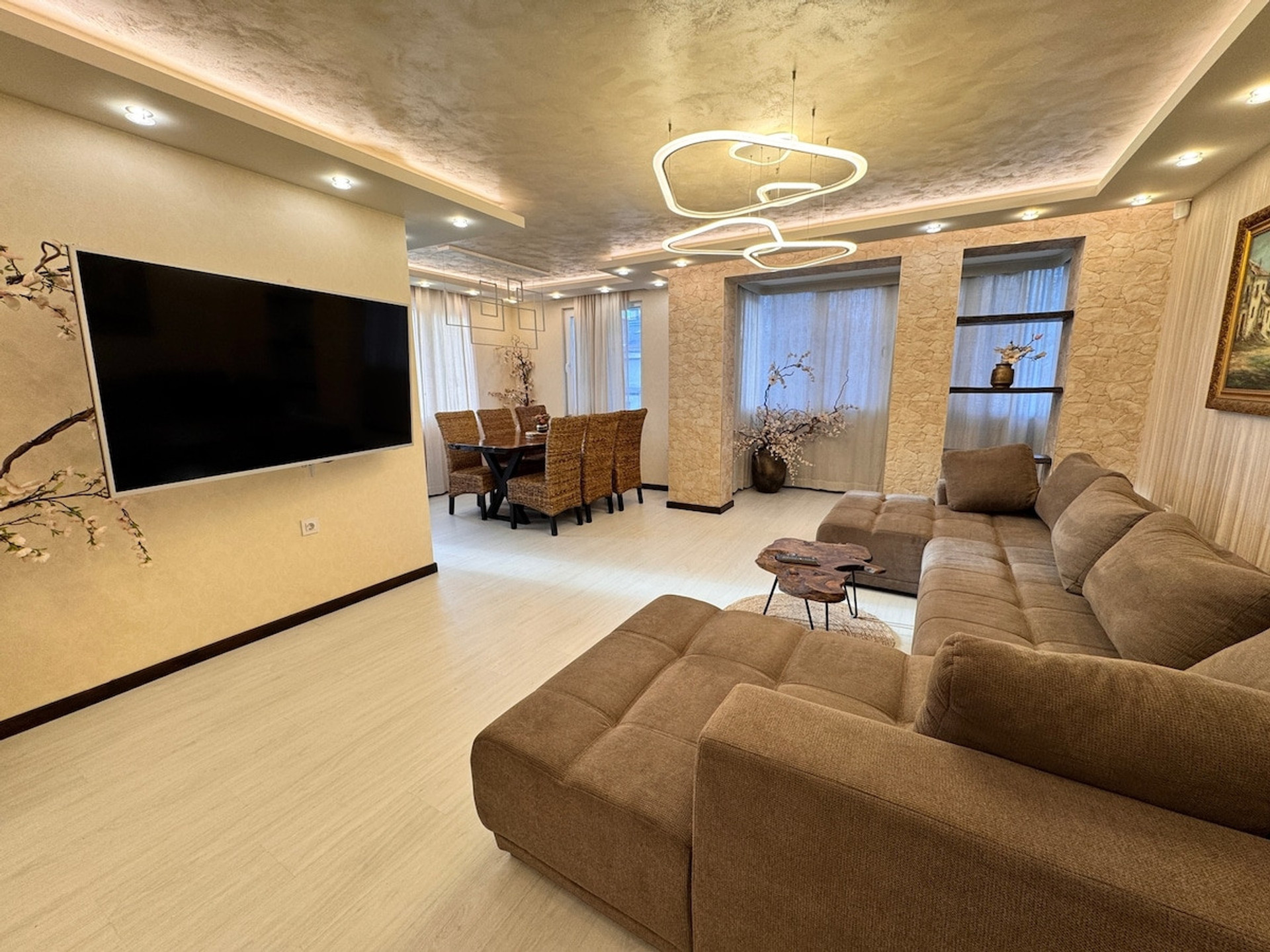 Living room image 1