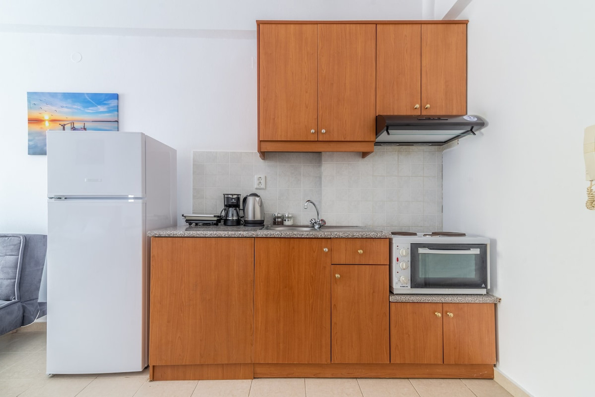 Full kitchen