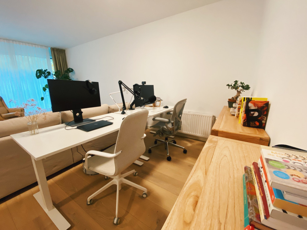 A flat for remote working families