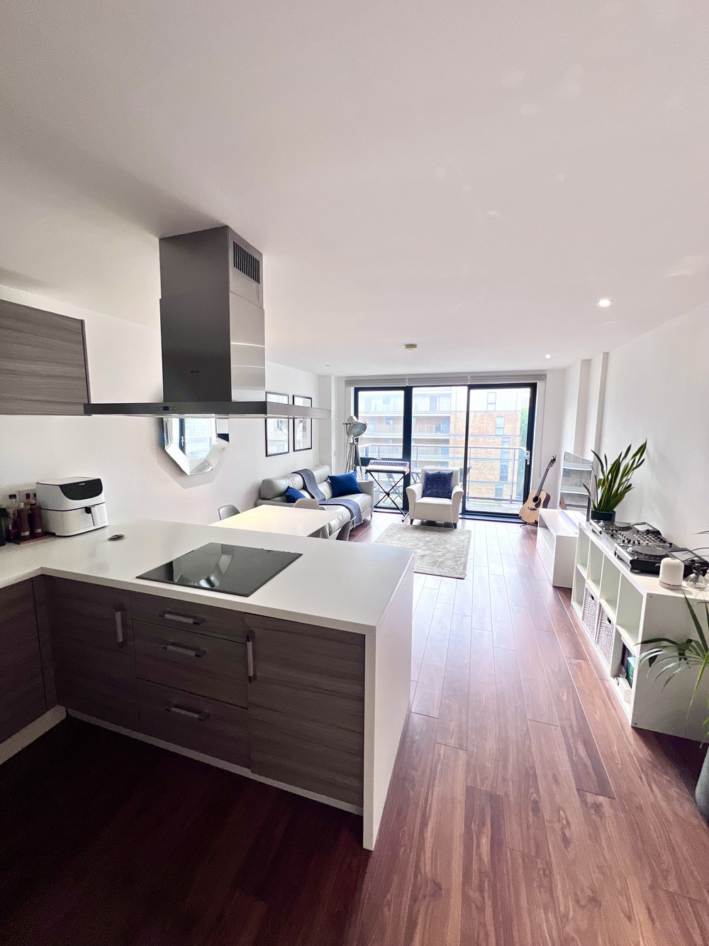 Spacious 2 Bed/2 Bath Canary Wharf | Gym & Parking preview