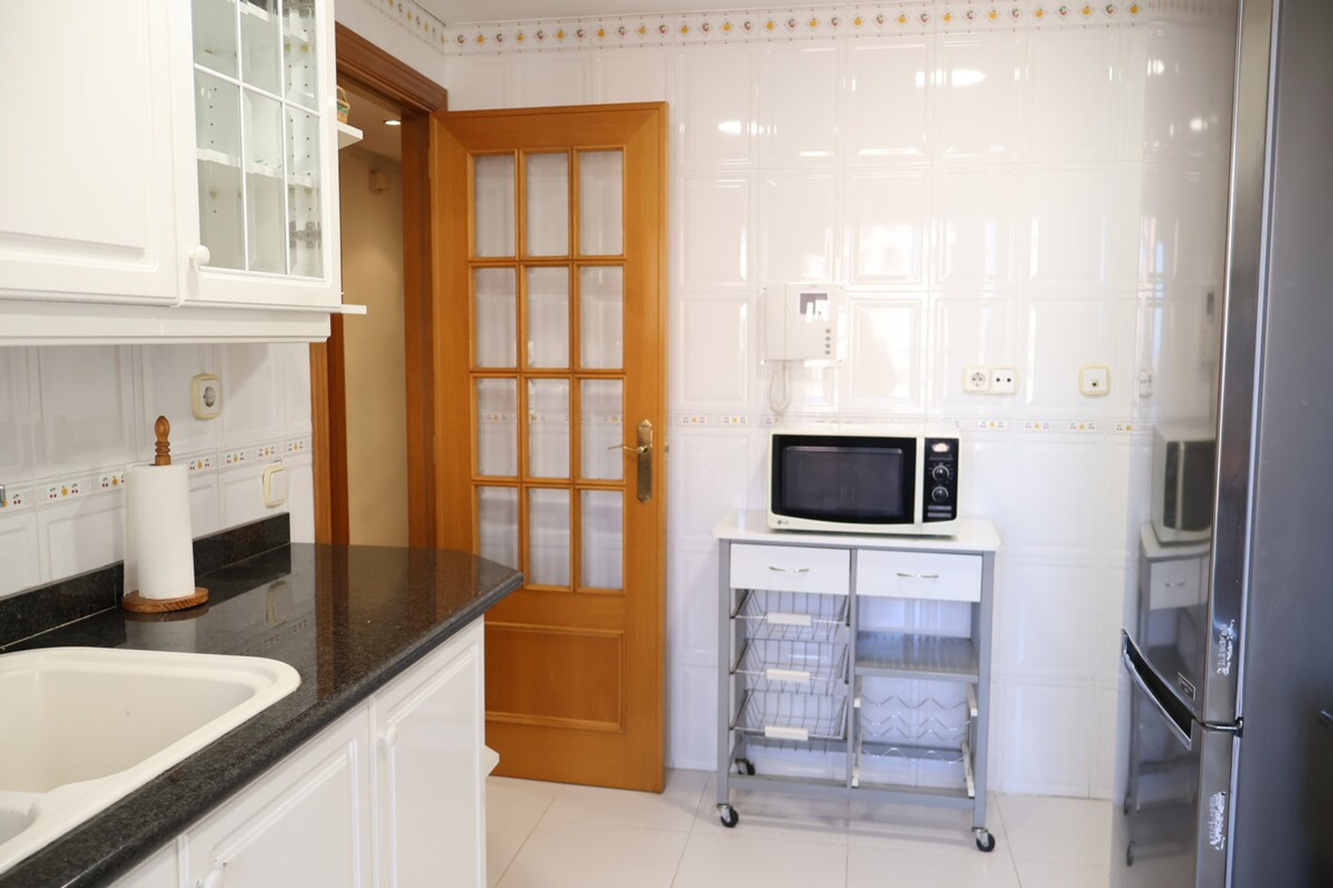 Full kitchen