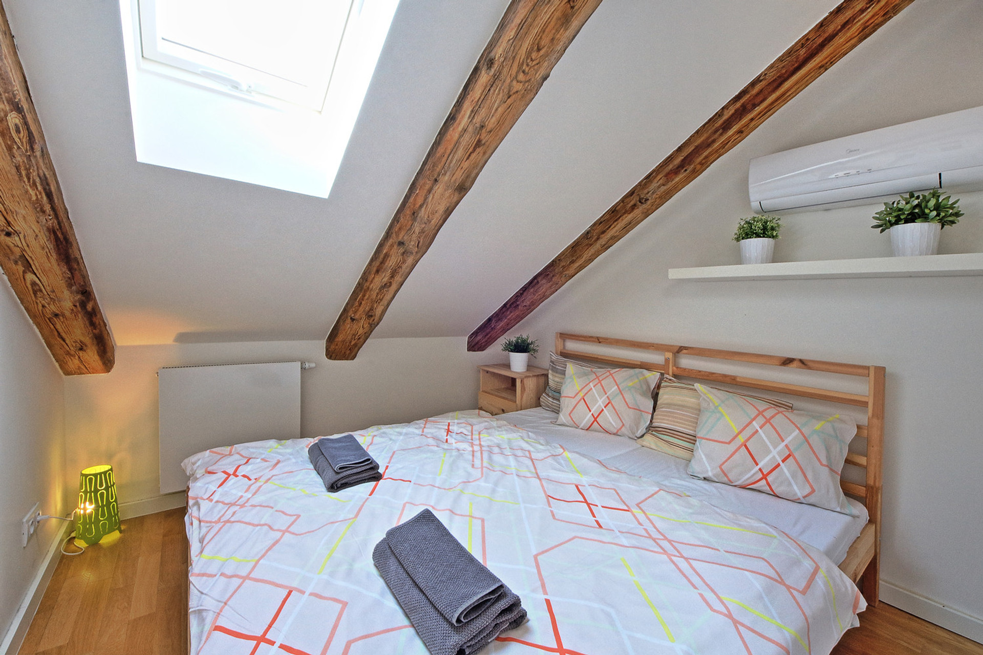 bedroom with double bed
