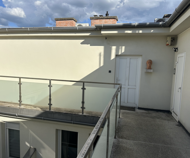 Elegant apartment in city centre district VI.
