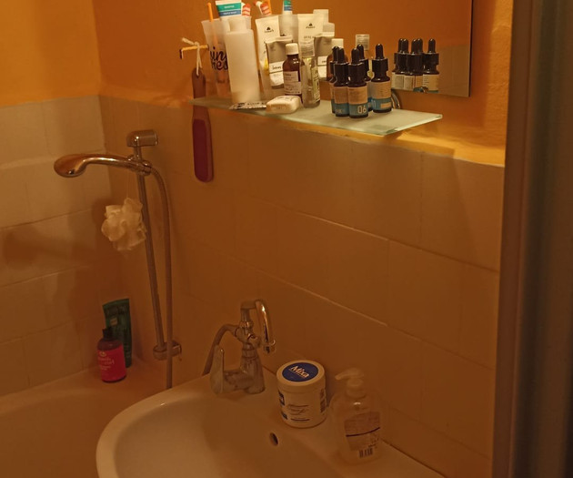 2-bed flat 3-min  from PTE Med School, move-in now