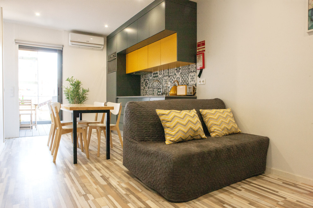 Bright & Contemporary Flat w/ Balcony preview