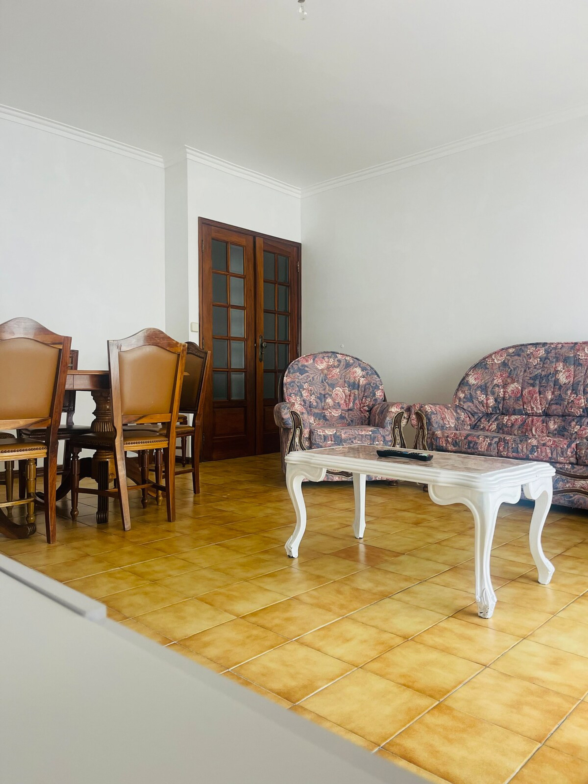 Living room image 1