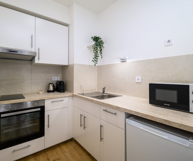 New Studio with FREE parking