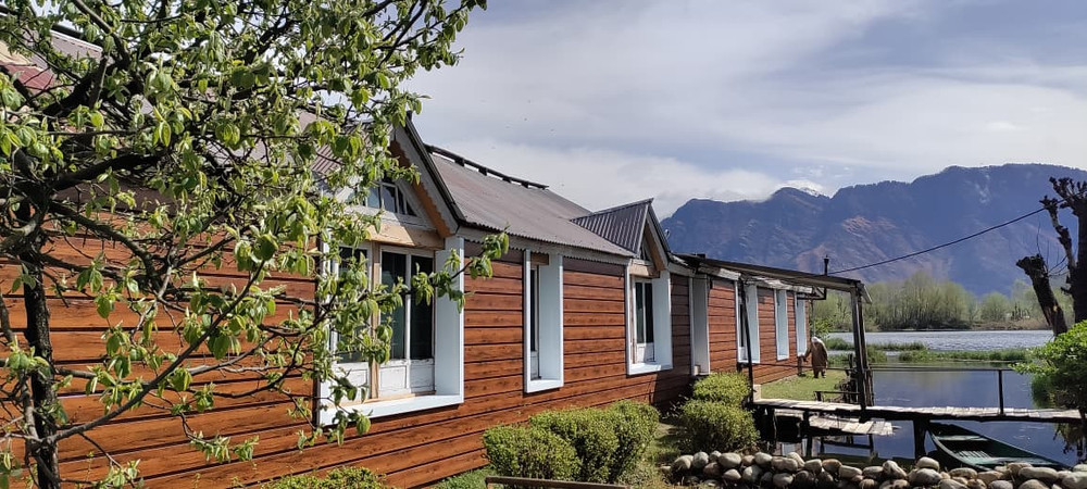 Queens Lake House preview