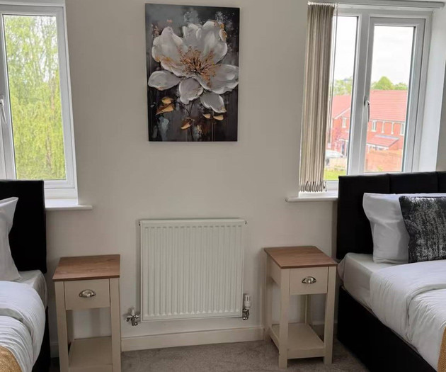 Cozy 3 Bedroom House | Free Parking | Garden