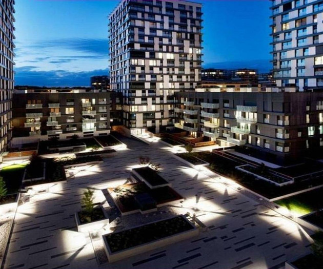 Modern Renovated Apartment with Balcony