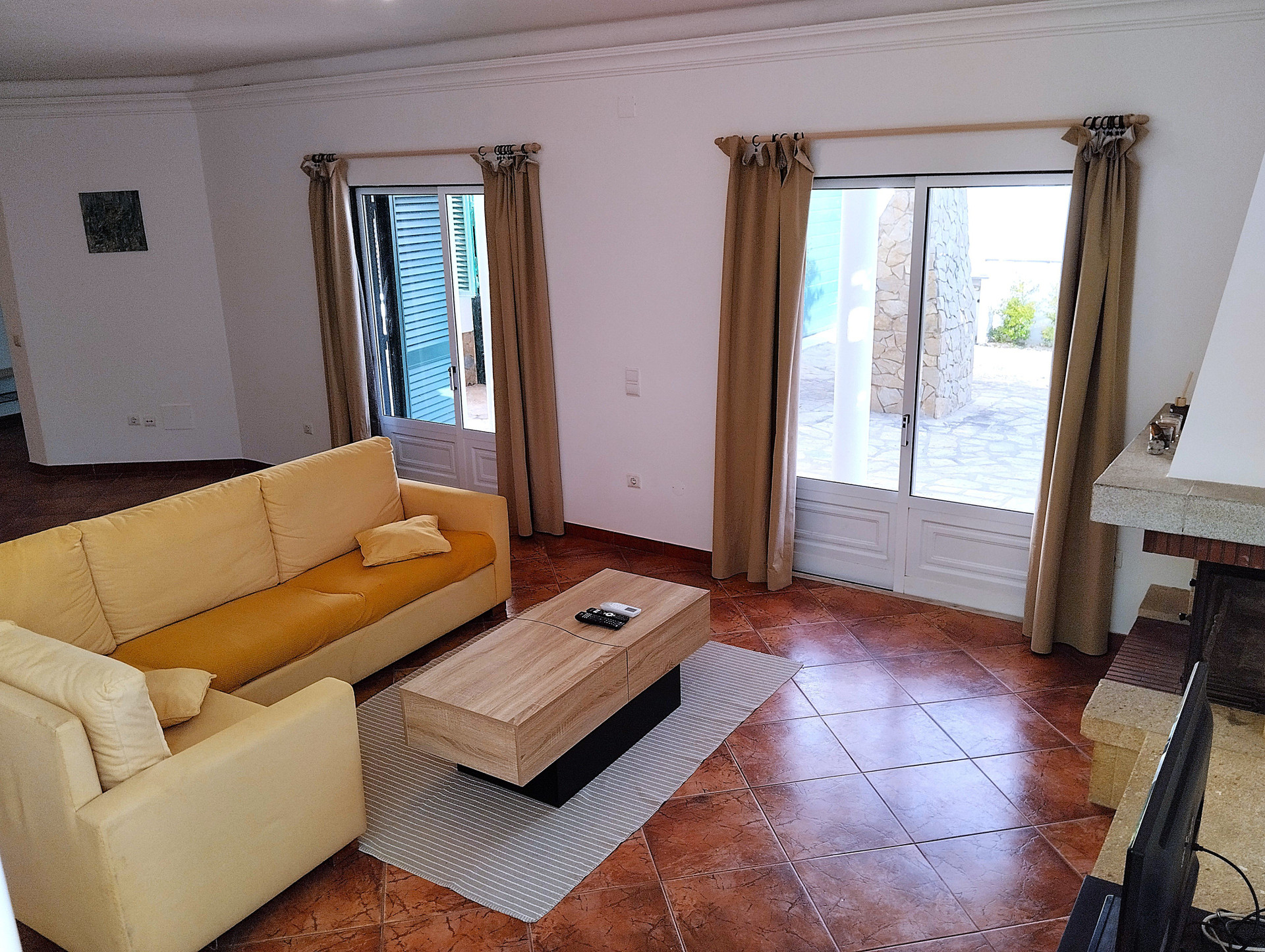 Sala de estar com acesso ao jardim