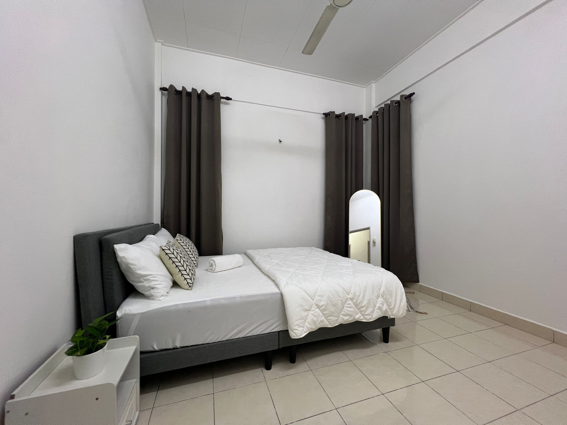 Bedroom 1 + private bathroom