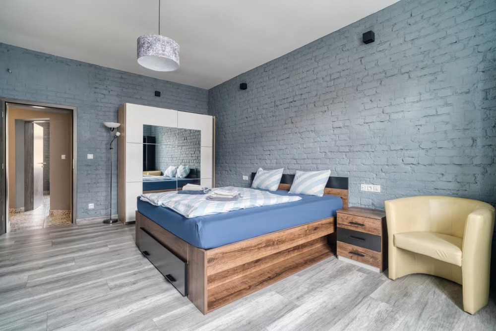 Karlovy Cute Inn: 1BR apartment w/ Elegant bath preview
