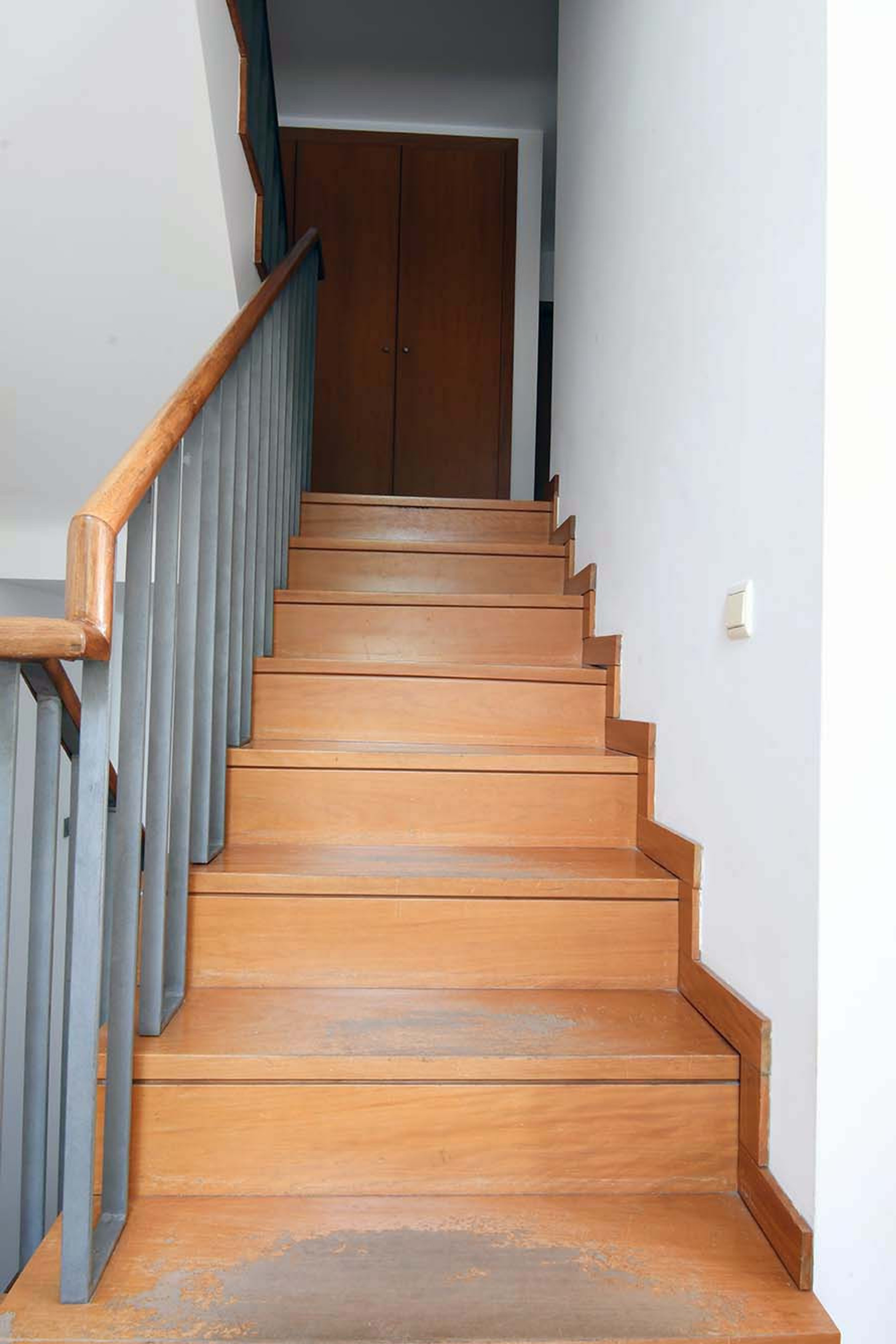 Escadas para Quarto / Stairs to Bedroom Hall