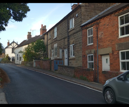 Derbyshire Country cottage in pretty village