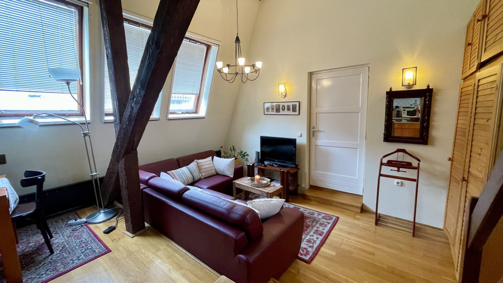 Elegant fully furnished flat - Servita Square preview