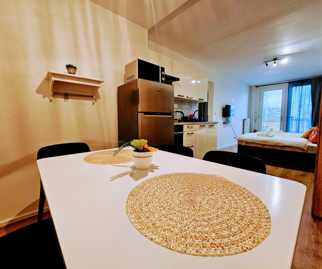 Family 2BR for 1-8 guests | Garden, Parking, Gym