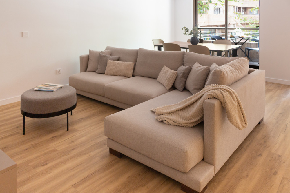 Sunlit three bedroom apartment with balcony preview