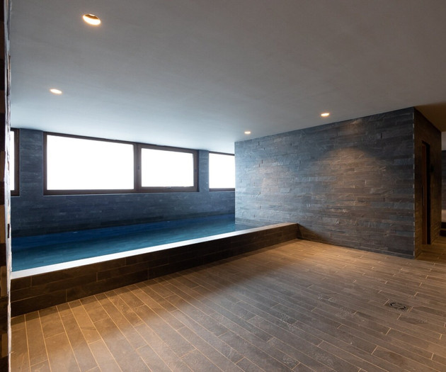 Modern Riverfront + Spa & Gym