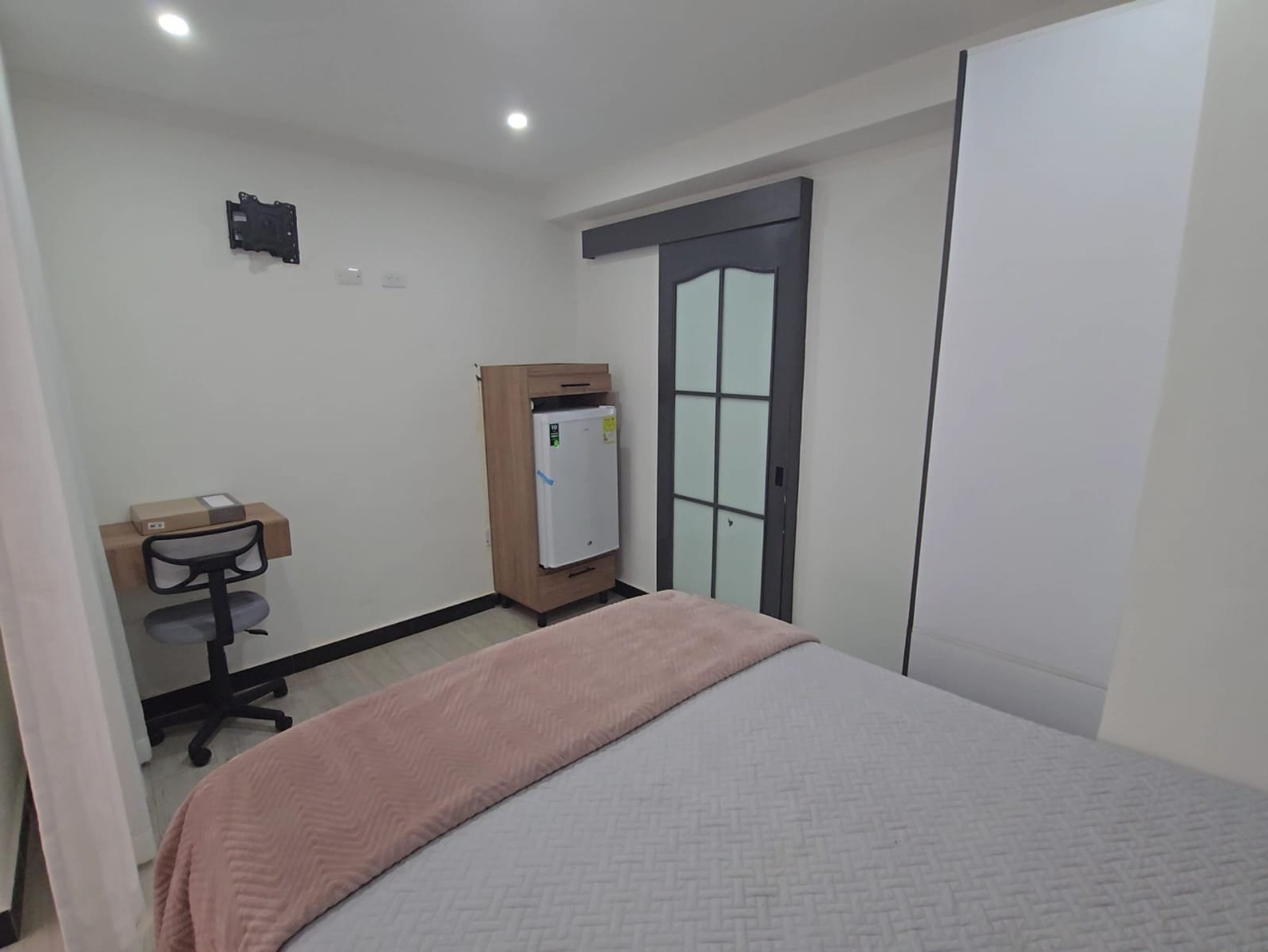 interior de habitacion desde ingreso