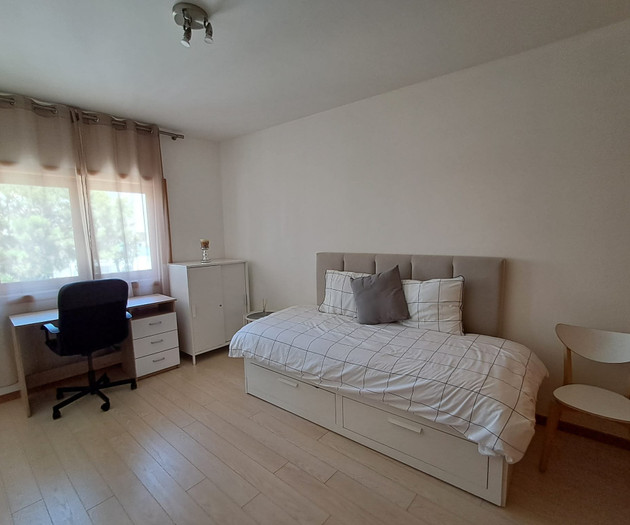 Ocean View T2 with Pool, Garage & Workspace