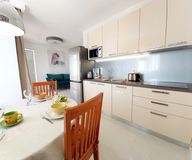 Family apartment with sea view, heated pool 7