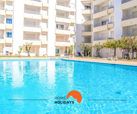 #005 Shared Pool w/ Private Parking, 350 mts Beach