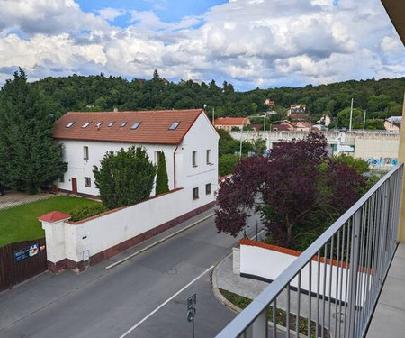 NEW 86m2, Tram17,Golf,BBQ,Garage Prague