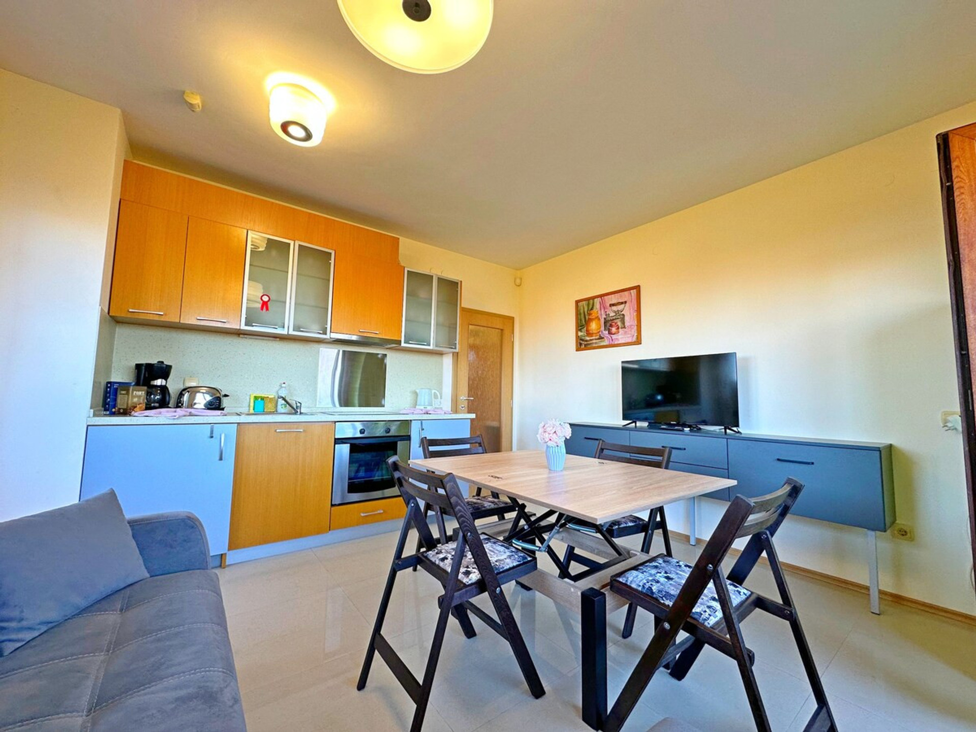 Living room image 4