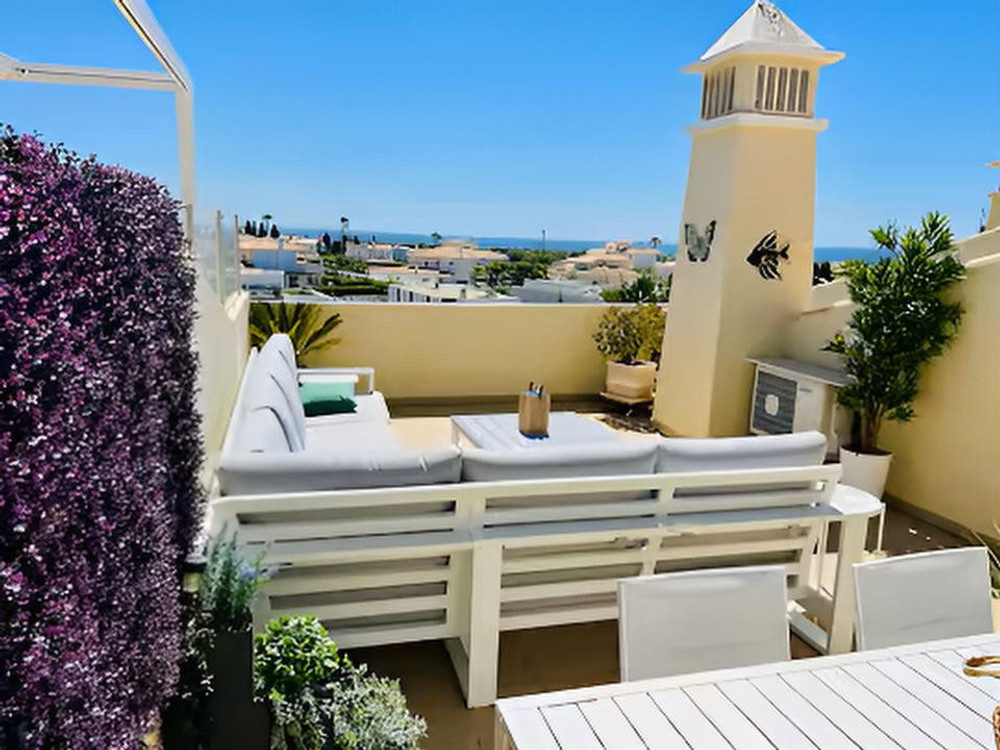 Rooftop Studio with Oceanviews preview