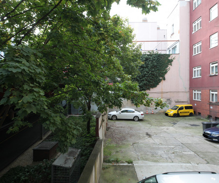 Three-bedroom apartment with parking, Smíchov