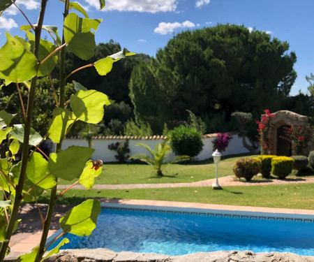 Apartamento con jardines y piscina rural