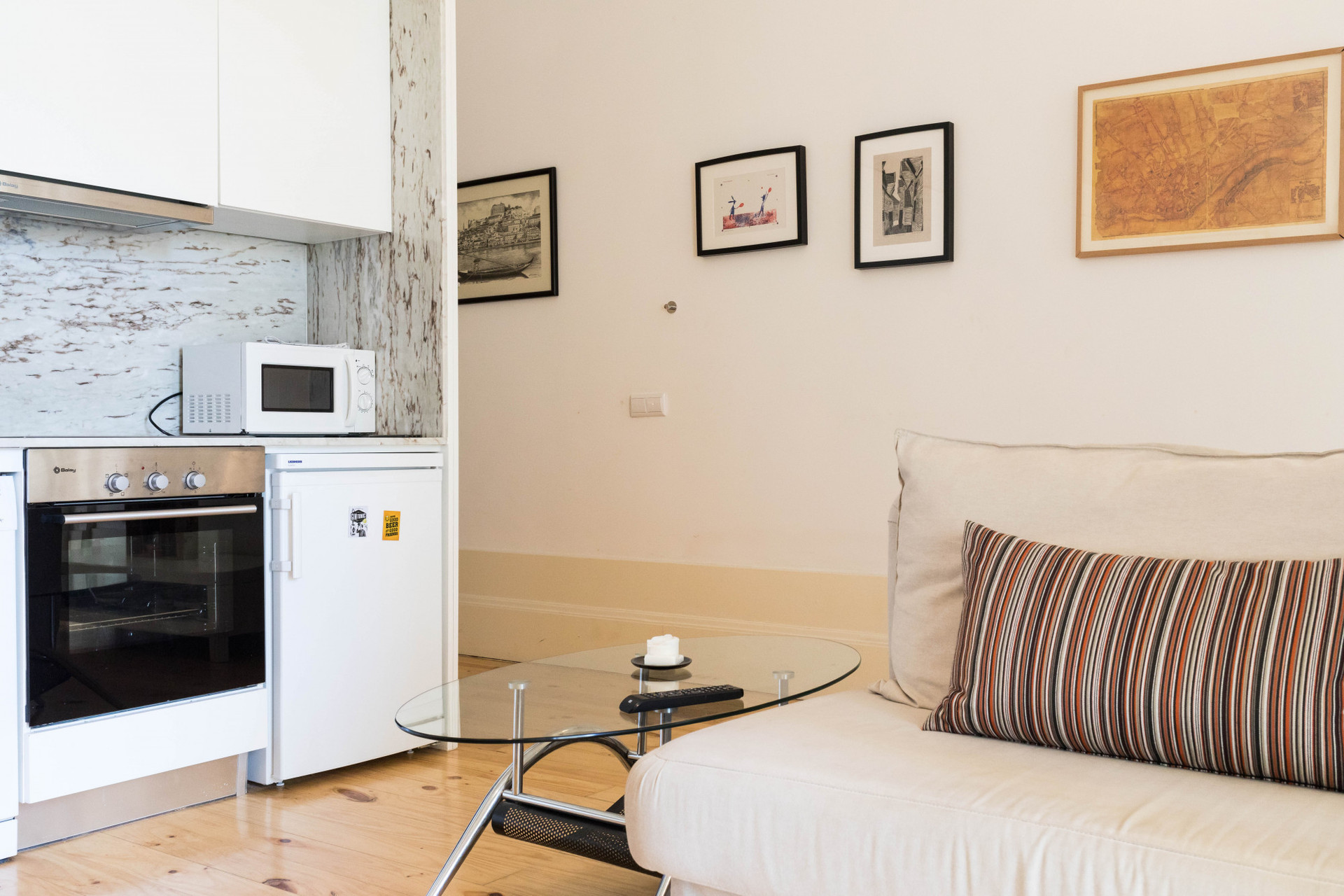 Kitchenette & living room