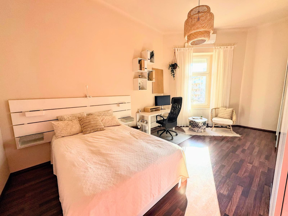 Cozy Downtown Oasis - a few steps from everything preview