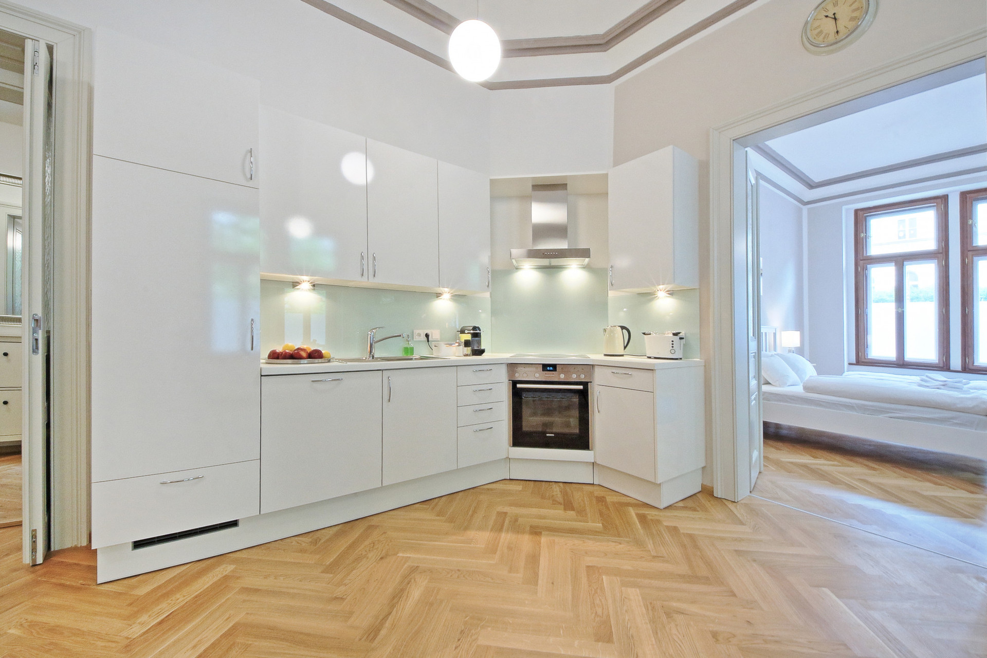 fully equipped kitchen