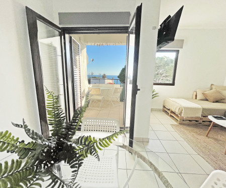 Beachfront Oura | 100m Beach, 300m Strip, Garage