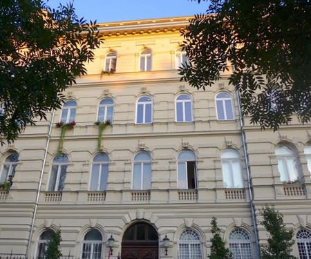 Palace apartment on Andrassy Avenue