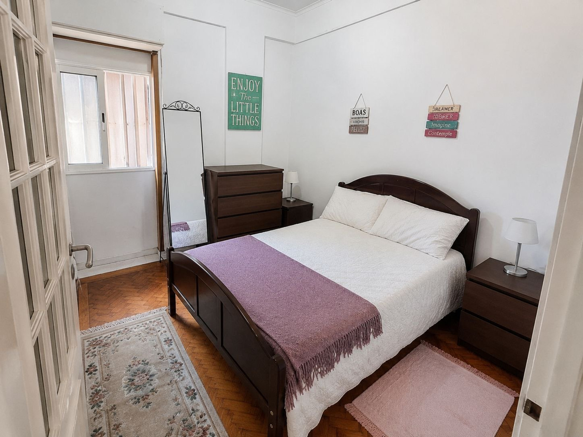 Bedroom with double bed