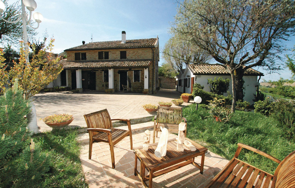 DETACHED APARTMENT IN A FARMHOUSE preview