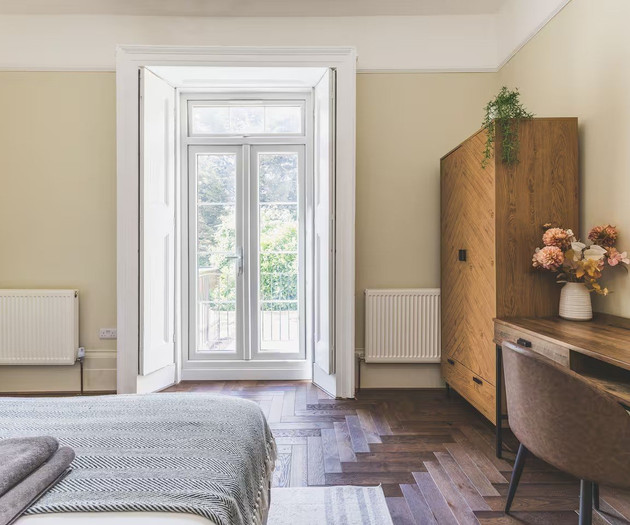 3 bed | Sleeps 7 | Private Parking | Great Locatio