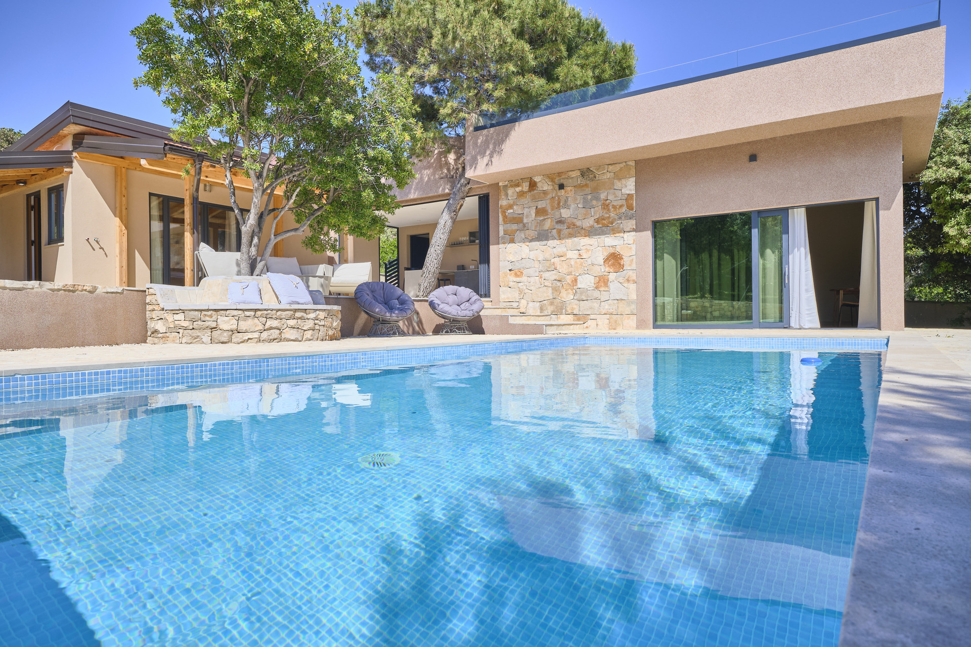 Pool 1