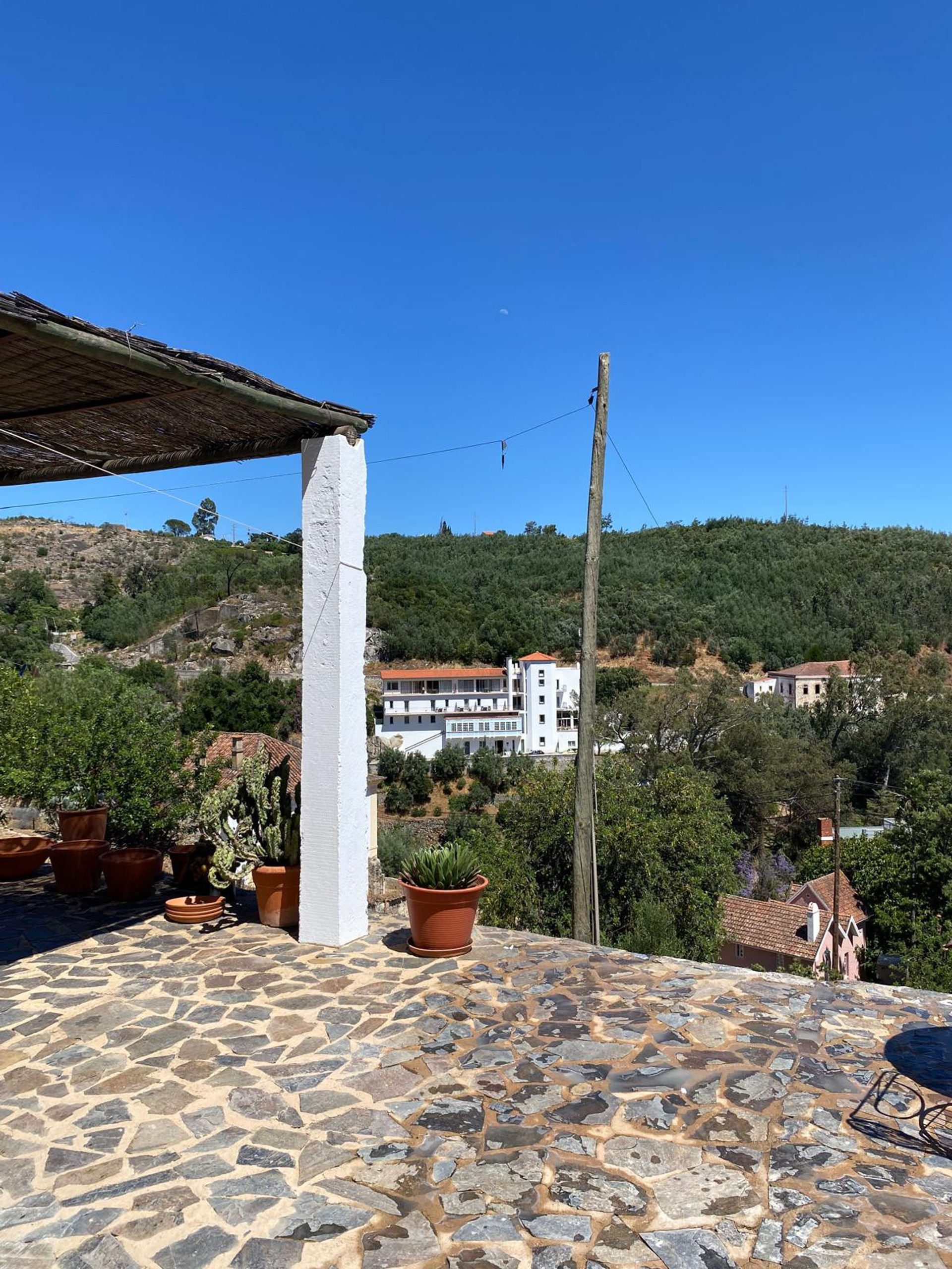 Vista para o vale da vila termal