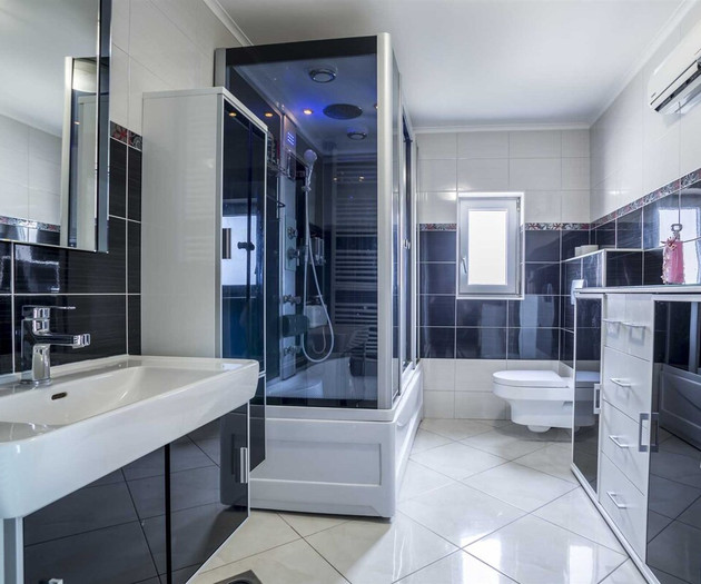 Luxury apartment close to Znjan beach w. sea view