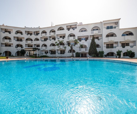 #085 Pool View, Center City w/ Ac - Apartments for Rent in Albufeira, Faro,